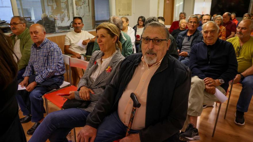 Los socialistas renuevan su dirección y recuperan el cargo honorífico de presidente.