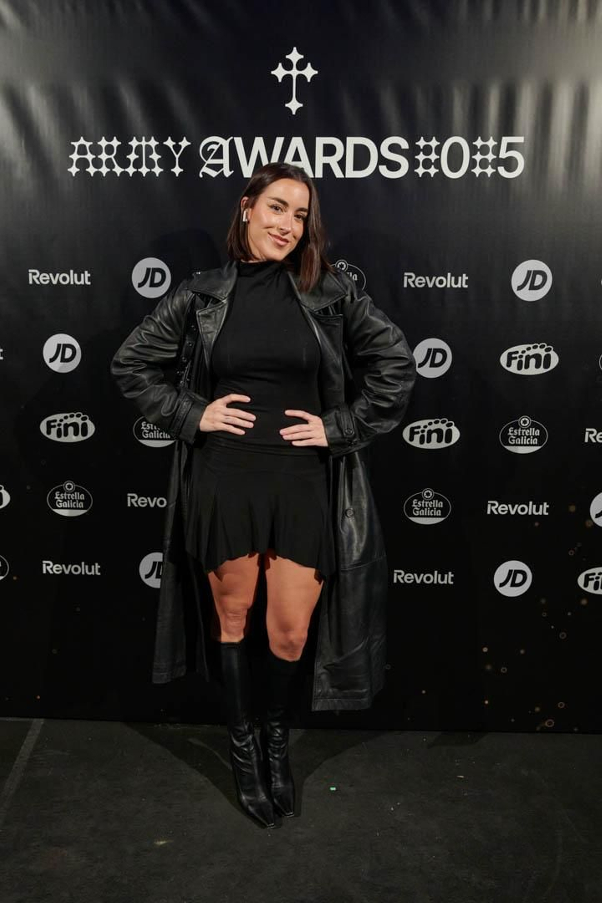 Paula Gonu siguió a rajatabla la orden de Ceci de vestir 'total black'