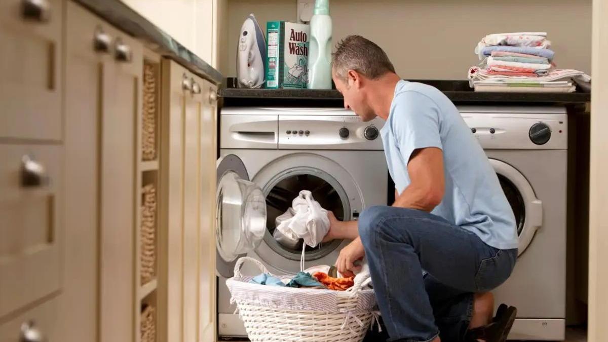 Cordón de zapatos en el aro de la lavadora: la solución para abrir la puerta de la lavadora cuando se queda bloqueada