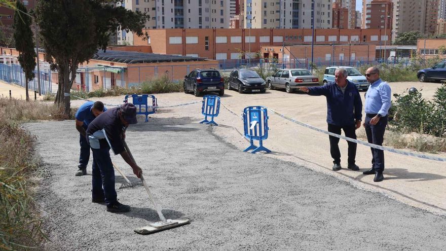 Benidorm arregla las irregularidades del terreno del parking disuasorio de la calle Italia