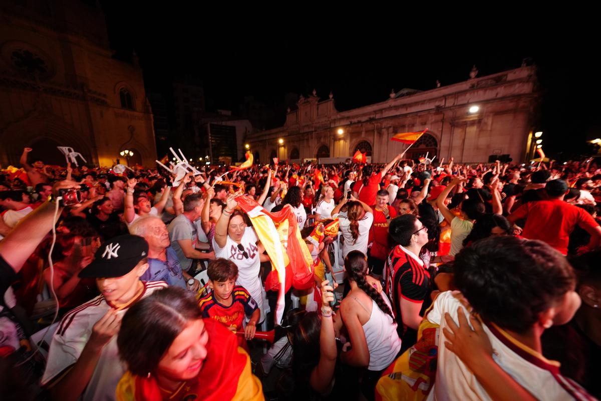 Galería: La provincia de Castellón se echa a las calles para festejar el segundo mundial de España