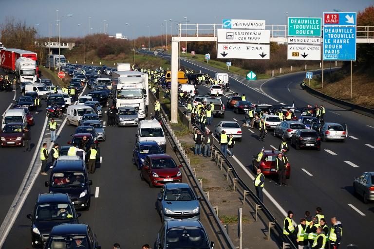 Los ''chalecos amarillos'' protestan en Francia