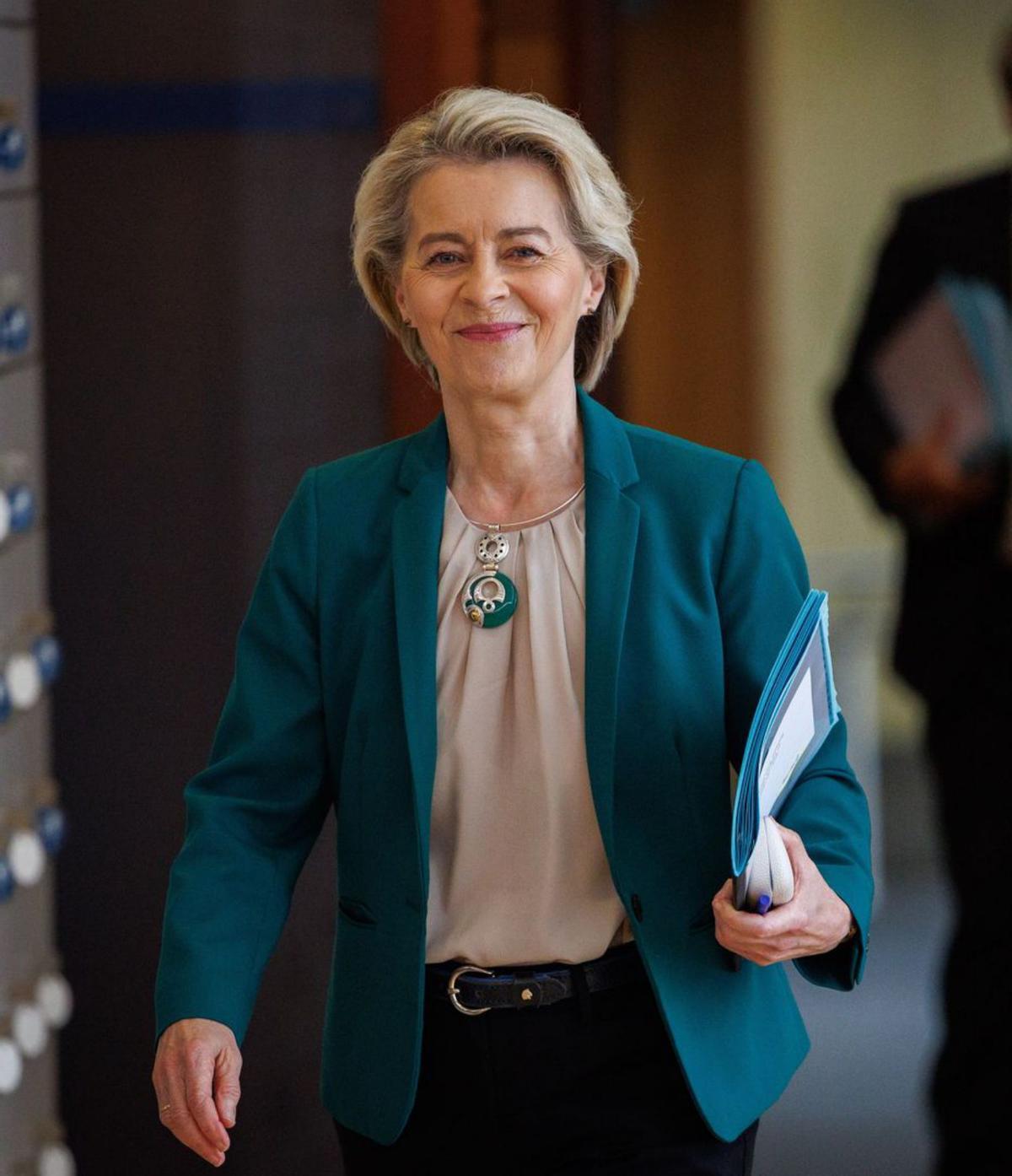 Von der Leyen negocia amb els grups per assegurar-se la reelecció