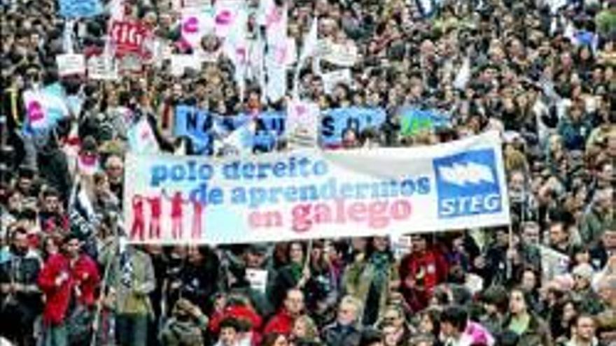 La defensa del gallego sacaa la calle a miles de ciudadanos