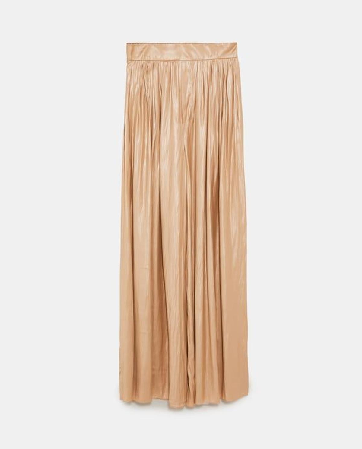 Pantalón palazzo metalizado de Zara. (Precio: 39, 95 euros)