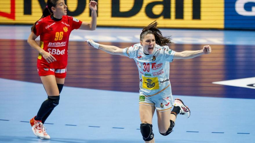 Sole López celebra su gol ante Montenegro de la primera jornada del Campeonato de Europa.