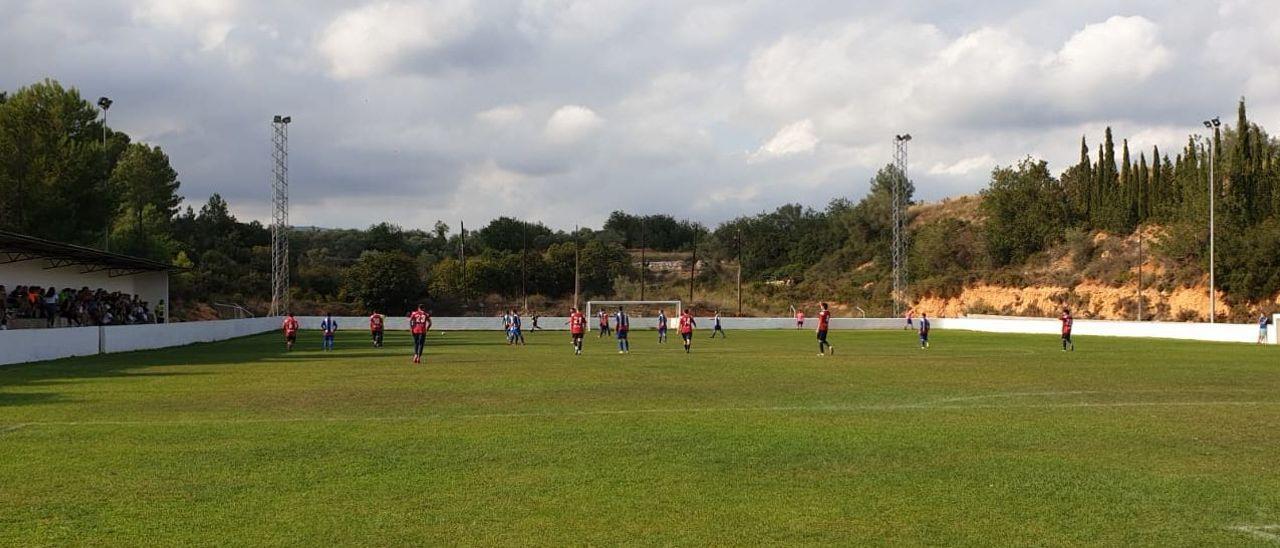 Les Comes, el campo de fútbol de Canet lo Roig, escenario de los incidentes.