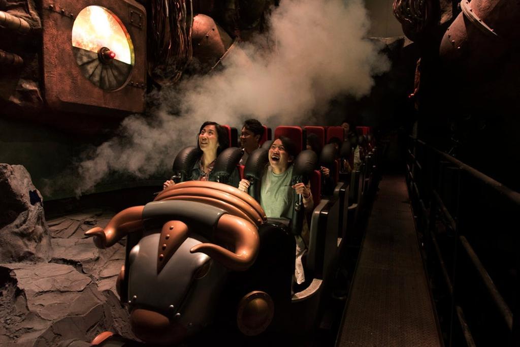 Montaña rusa de Villa España: El toro de hierro.