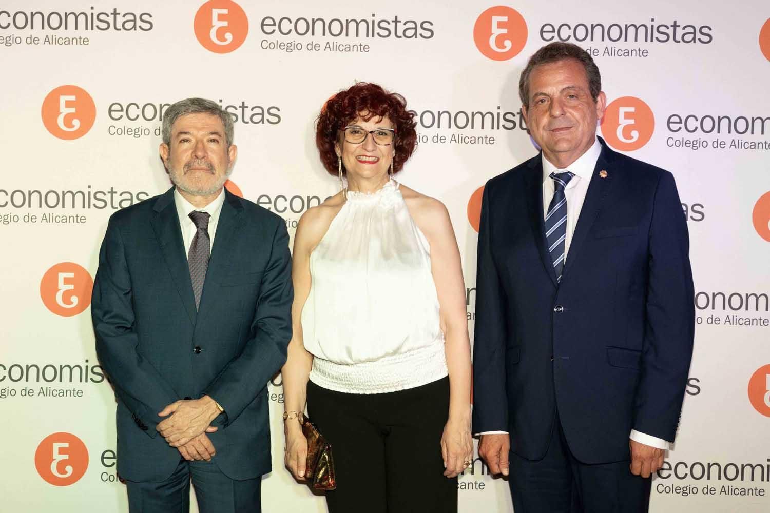 Los Economistas de Alicante celebran su cena anual en honor a su patrón