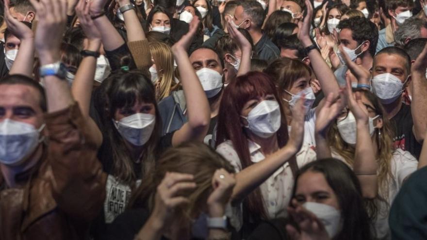 El concierto de Love of Lesbian en Barcelona fue un éxito rotundo.