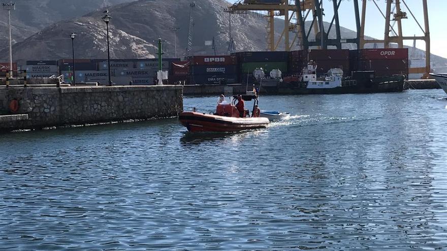 Rescatada una patera con 7 personas en San Pedro del Pinatar