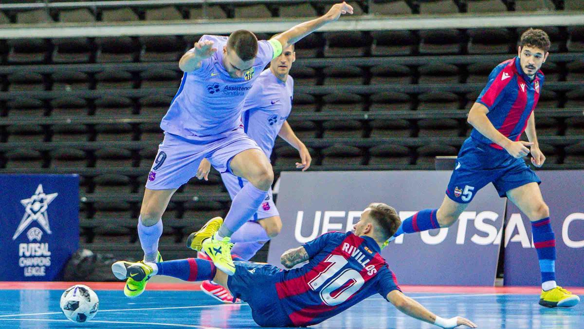 Sergio Lozano completó el 0-5 al descanso