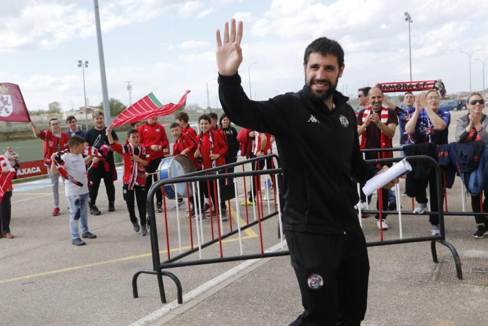 La afición del Zamora CF, antes del partido