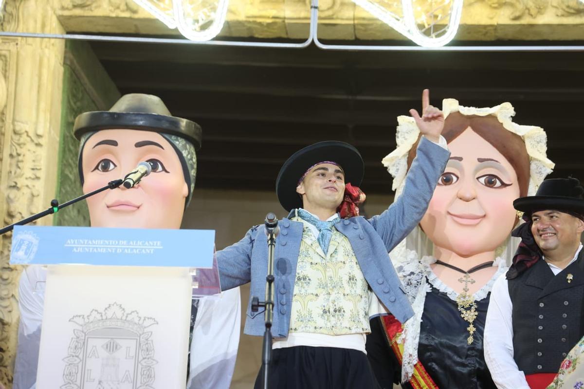 Funzo reivindica en su pregón las Hogueras como identidad de Alicante