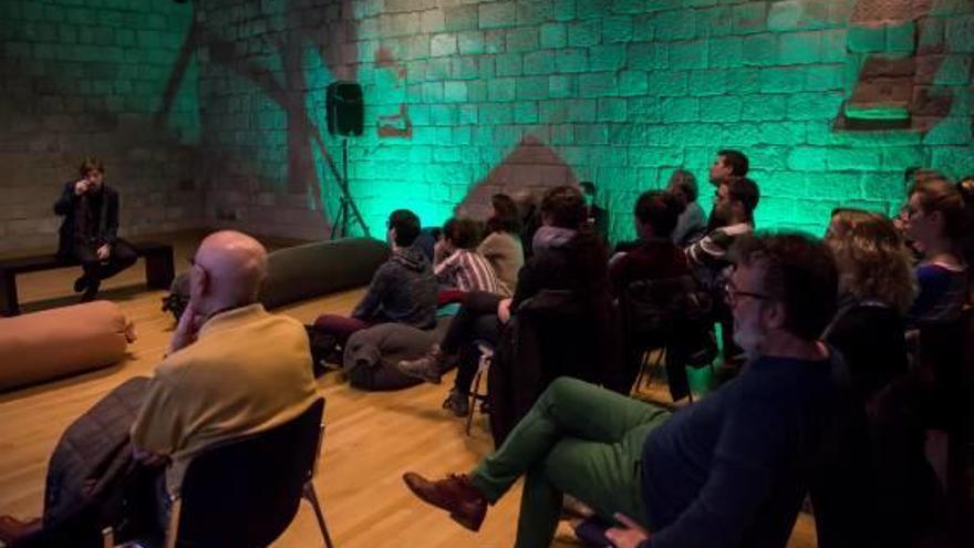 Albert Serra dona claus del seu cinema al CaixaForum Girona