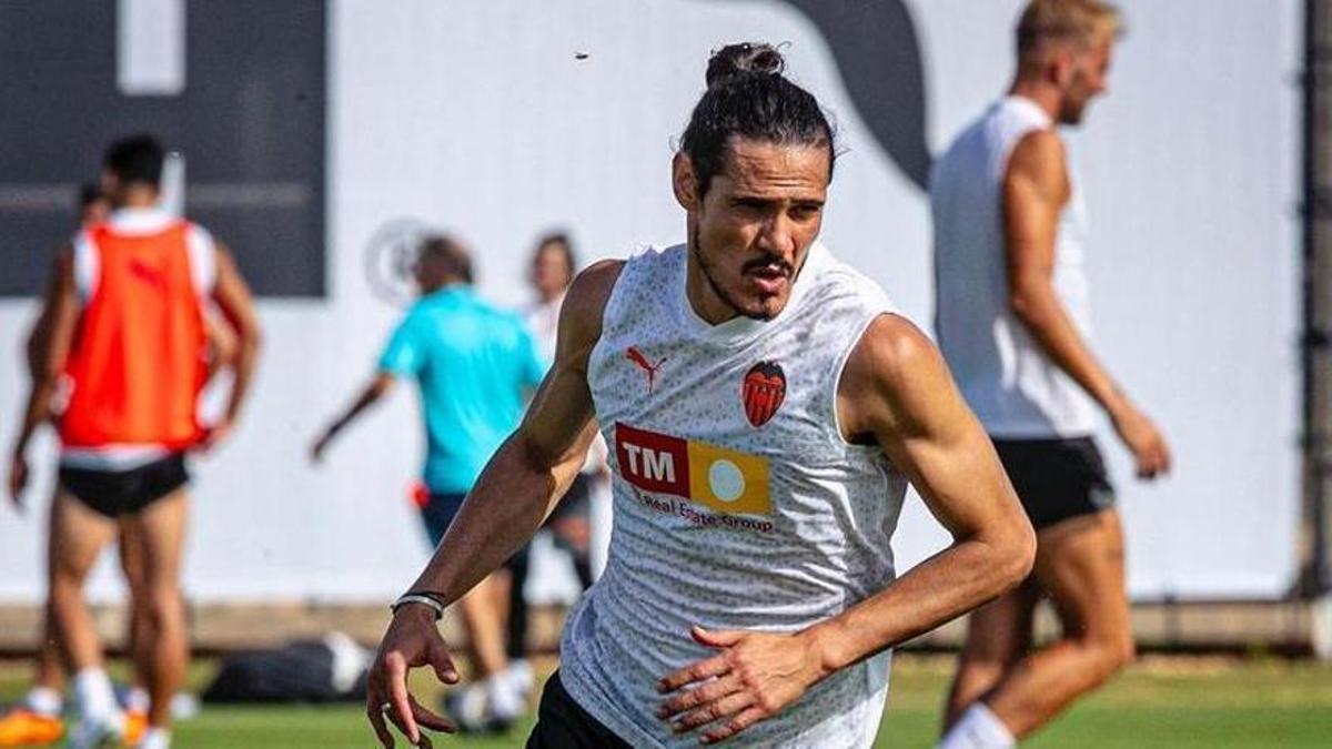Cavani, durante un entrenamiento del Valencia CF