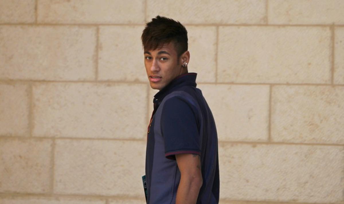 Neymar, en la Gira de la Pau a Betlem, en una visita institucional. Neymar, en la Gira de la Pau a Betlem, en una visita institucional.