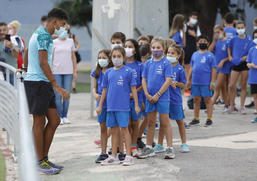 Presentación de los equipos de la Escuela de Atletismo del CAEM de Sagunt.