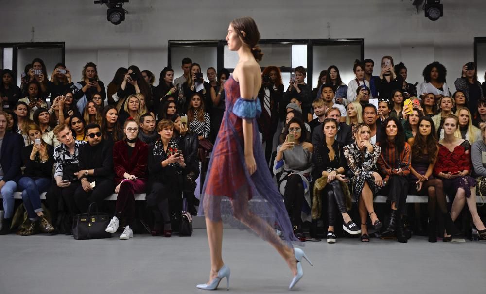 Emilio de la Morena propone la mezcla de texturas en la London Fashion Week