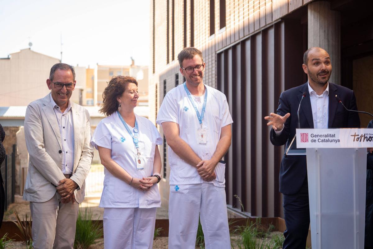 Inauguració del nou Cap de Sant Fruitós de Bages, Dr Pere Moran Medina, amb familiars i el conseller de presidència Albert Dalmau