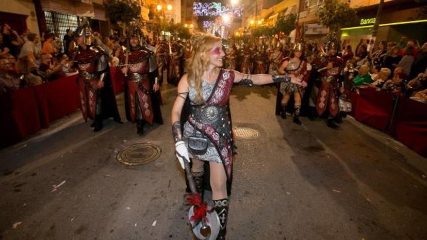 La Entrada llenó anoche el centro de El Campello de fastuosidad.