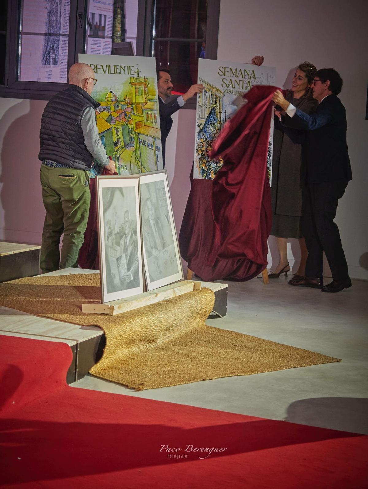 Enrique Manchón es el autor de los dibujos con los que se ha ilustrado la doble revista de la Semana Santa de Crevillent