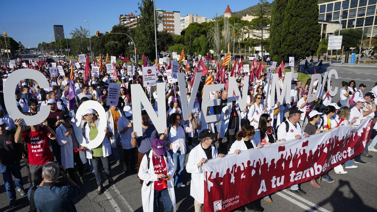 Los médicos catalanes, en el primer día de huelga indefinida:  Esto no tiene parangón. Salut debe sentarse a negociar 
