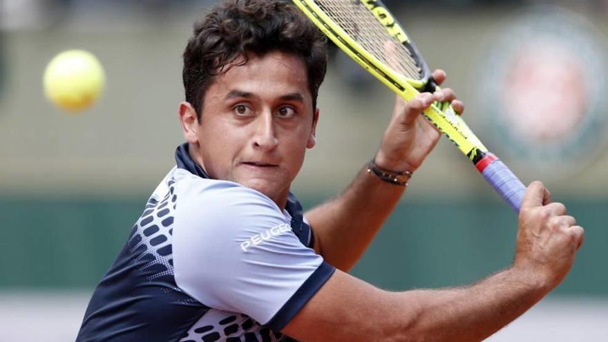 Nicolás Almagro avanza a cuartos de final en Kitzbuhel tras un duro partido con Melzer