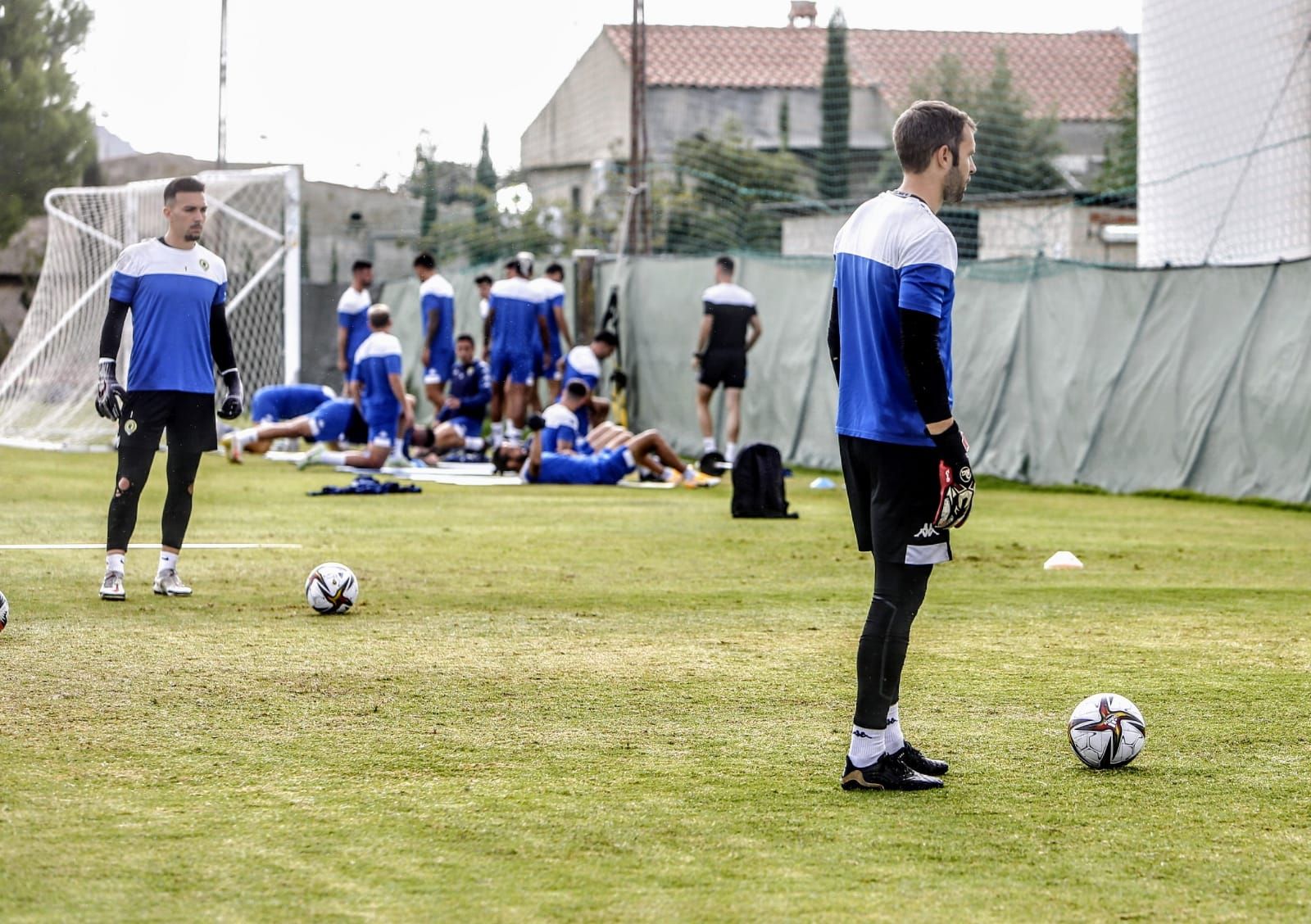 Ortiz acude al entrenamiento del Hércules y respalda a Mora