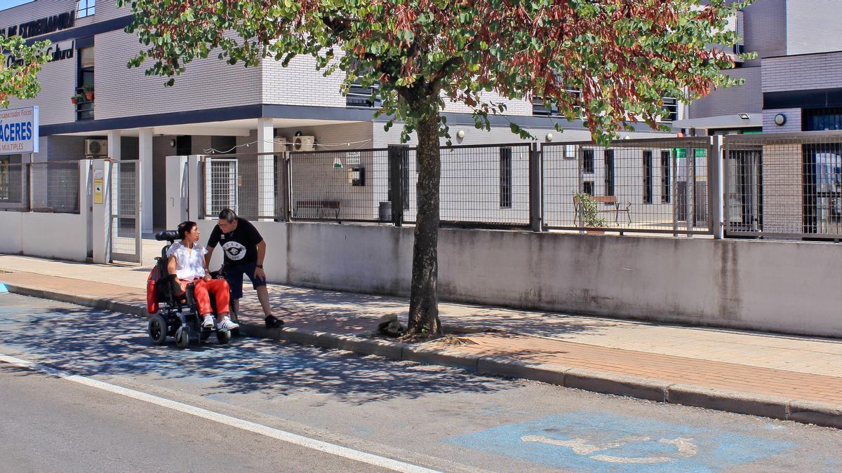 Sede de Cocemfe Cáceres en la avenida Pierre de Coubertín.