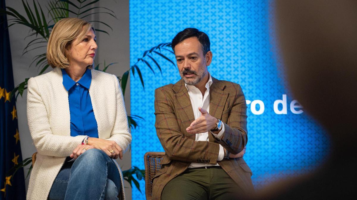 Lope Afonso, junto a Yolanda Moliné, en un acto de este martes.