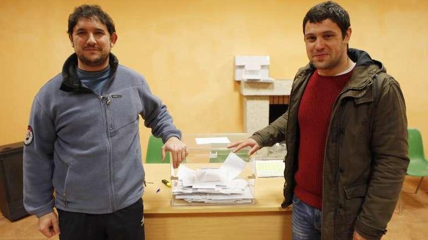 Luis Cadahía y Pablo Romeo, anoche, en Noceda. // Bernabé/Luismy