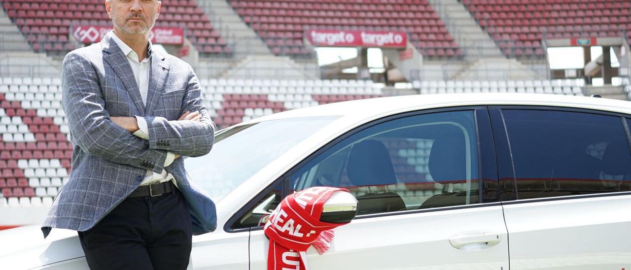 Manolo Molina durante su presentación a su llegada al Real Murcia el pasado verano. | PRENSA REAL MURCIA