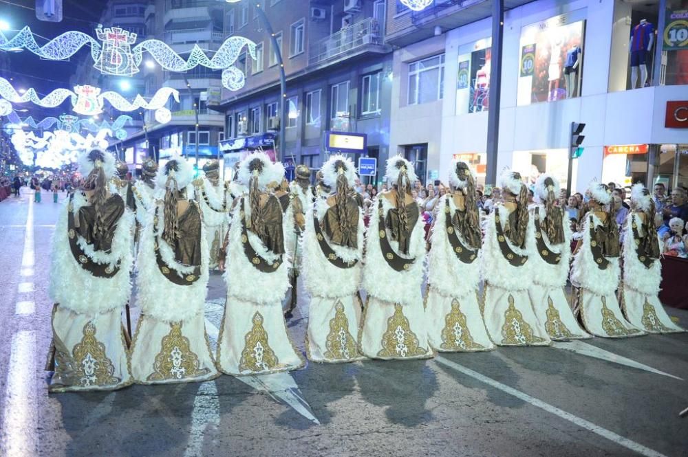 Desfile de Moros y Cristianos por las calles de Mu