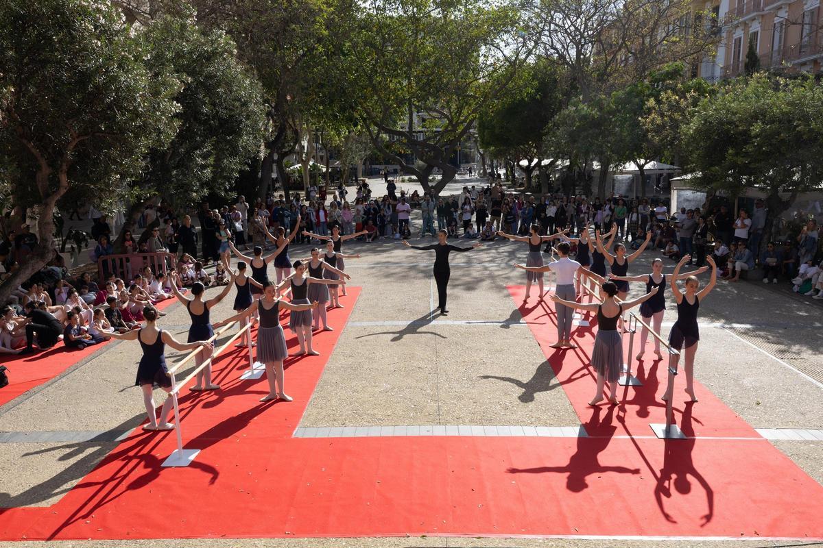 Celebración del Día Internacional de la Danza del Conservatorio de Ibiza en Vara de Rey, el año pasado.