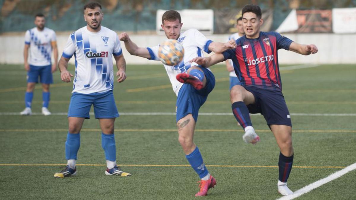 Els avianesos van marcar cinc gols al municipal de Navarcles | ARXIU/MIREIA ARSO