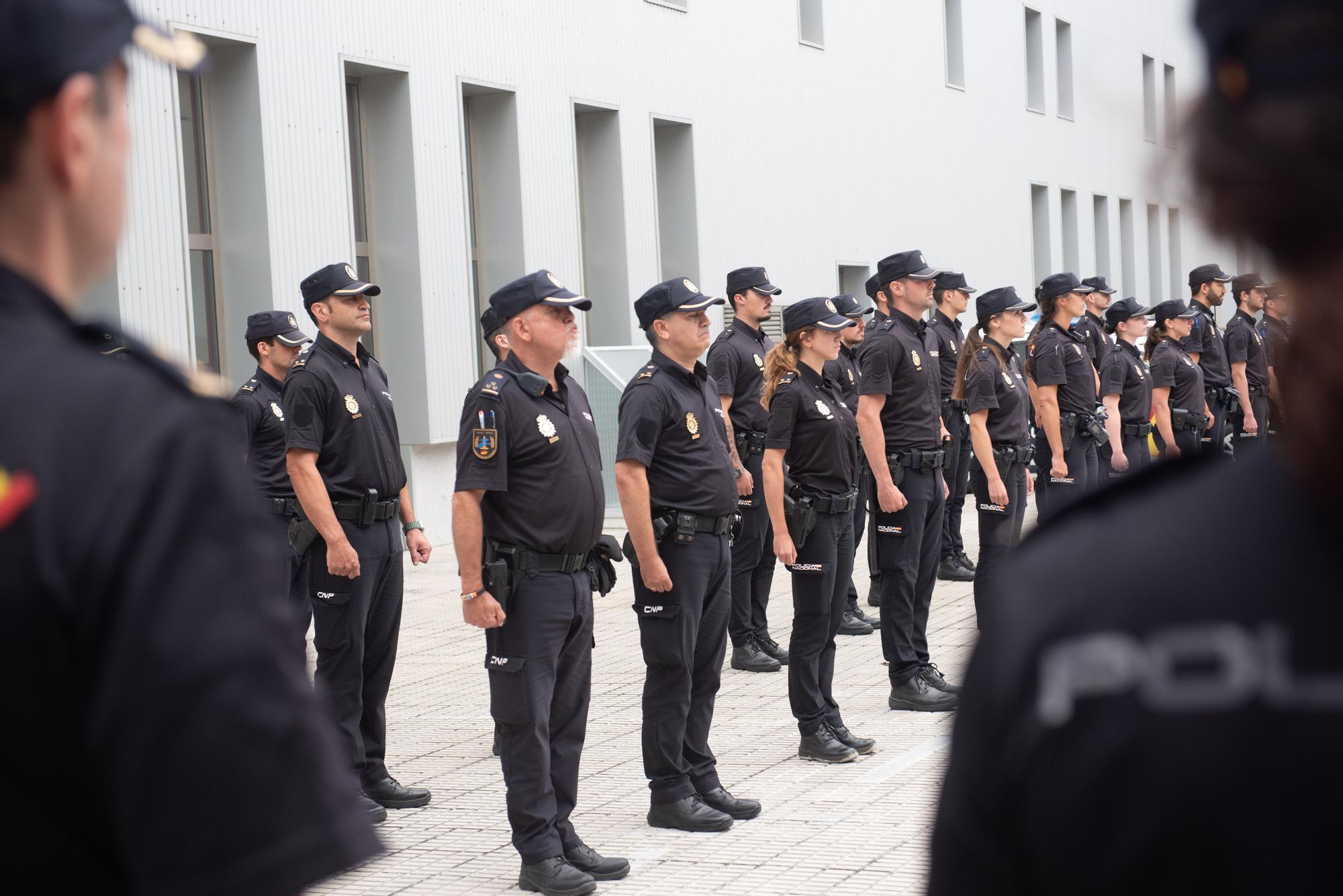 La comisaría de Lonzas de A Coruña recibe a 15 policías nacionales en prácticas