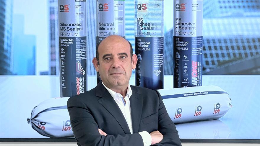 La firma de Redován QS Adhesivos nombra a Javier Sanz como nuevo director general y prevé facturar 20 millones