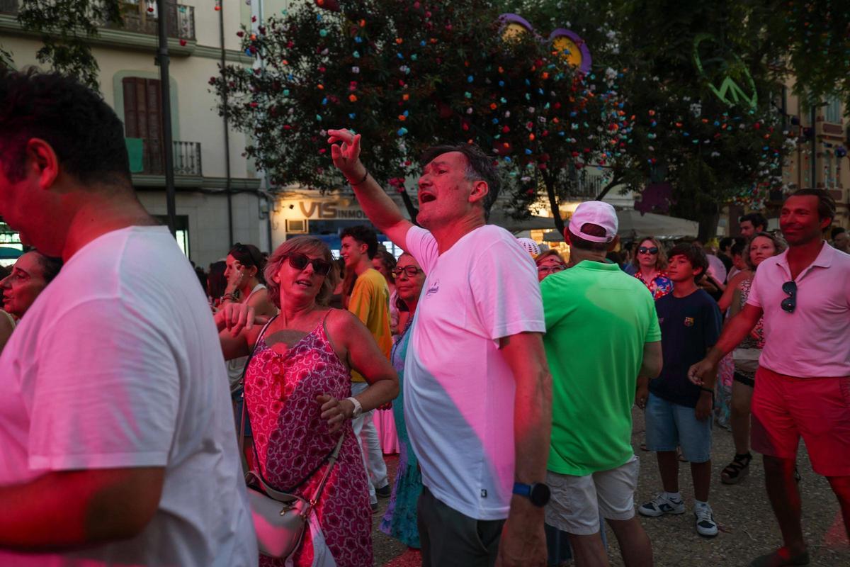 Todas las imágenes de la celebración del Flower Power de las Festes de la Terra
