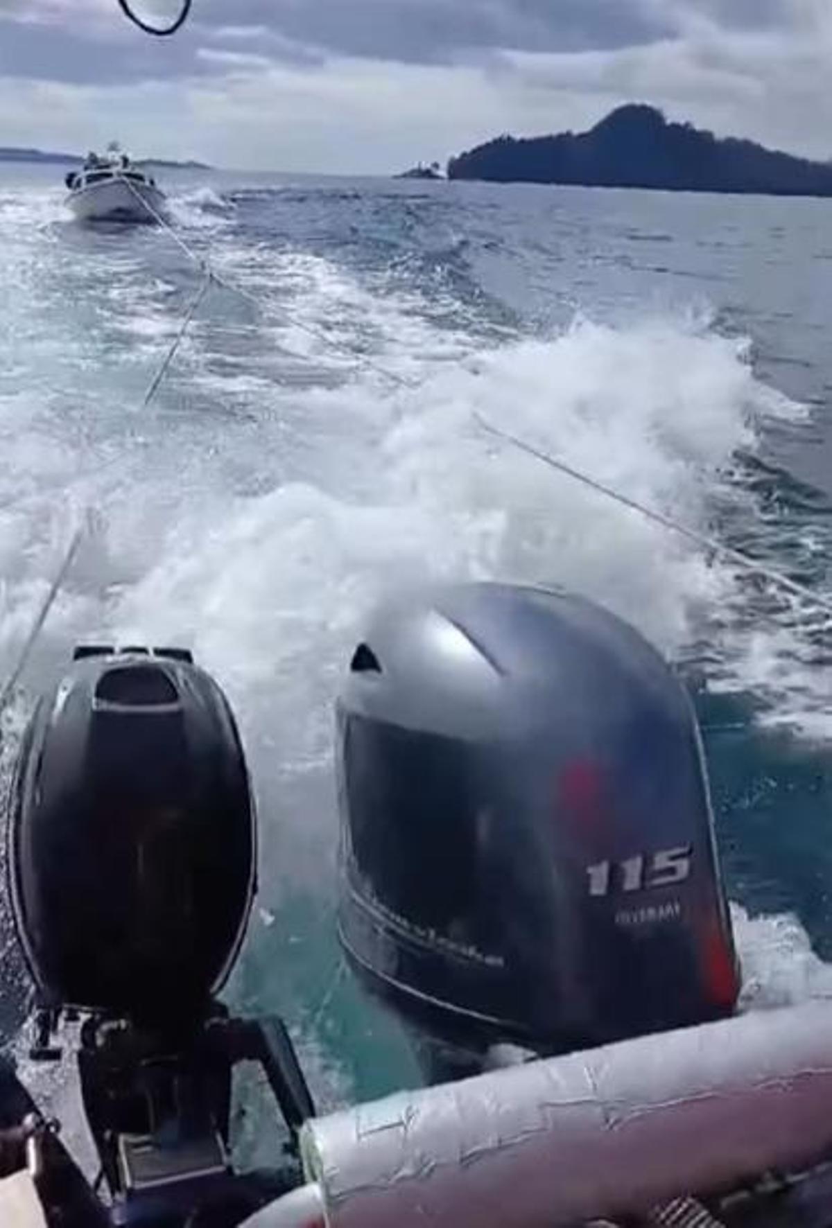 Barco remolcado