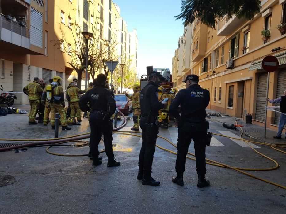 Desalojan un edificio en Palma por un incendio