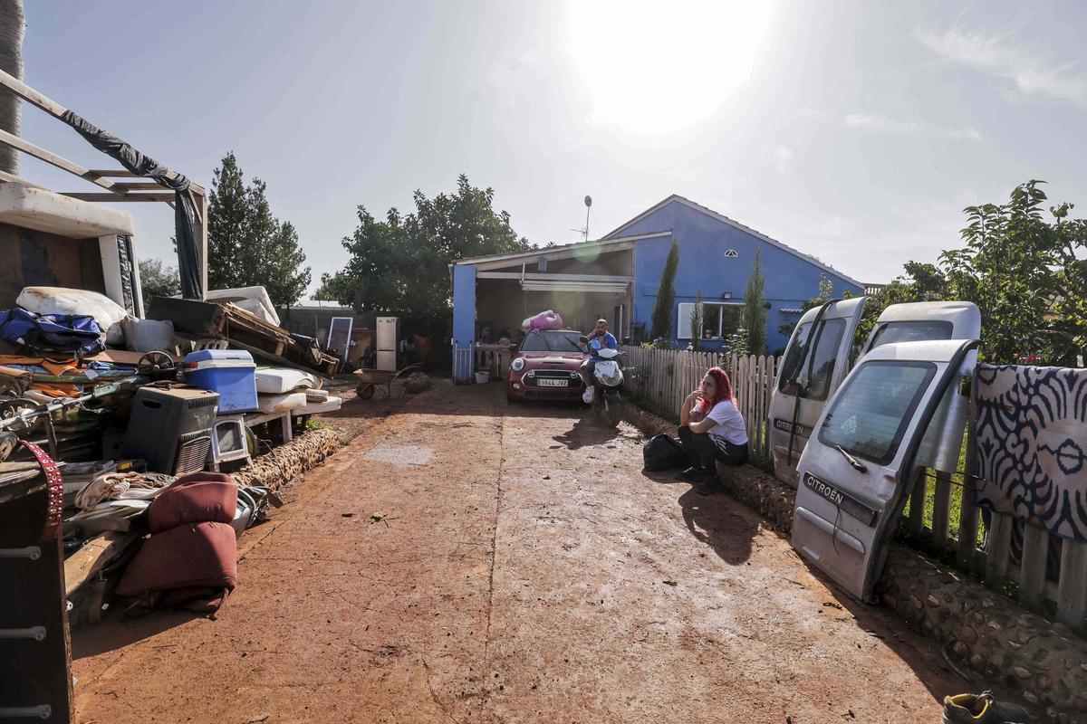 Fotos | Vecinos de Son Reus en Palma lo pierden todo tras el paso de la dana en Mallorca