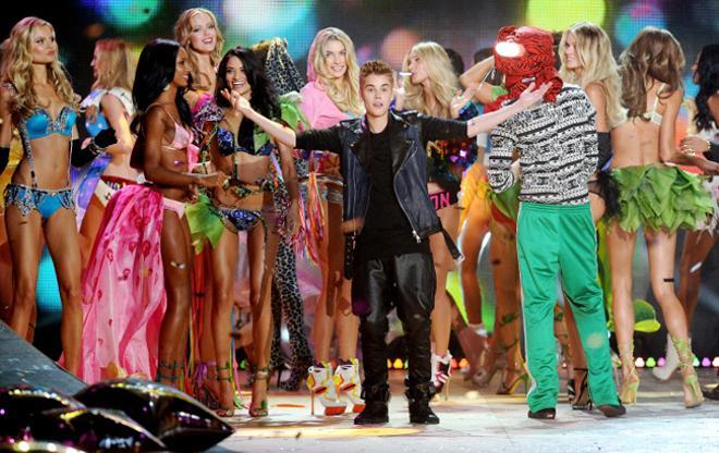 Justin Bieber en el desfile de Victoria's Secret de 2012