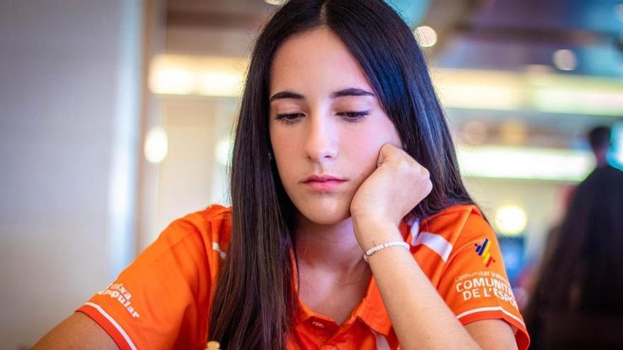 Isabel Colomer hace historia en el ajedrez de la Ribera con el título de Maestra Candidata