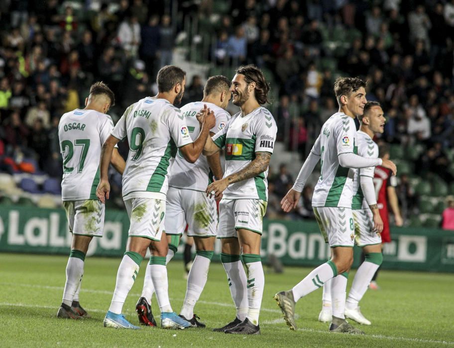 El Elche rompe el maleficio, vuelve a ganar en el Martínez Valero y recupera el olfato realizador en un partido más efectivo que brillante