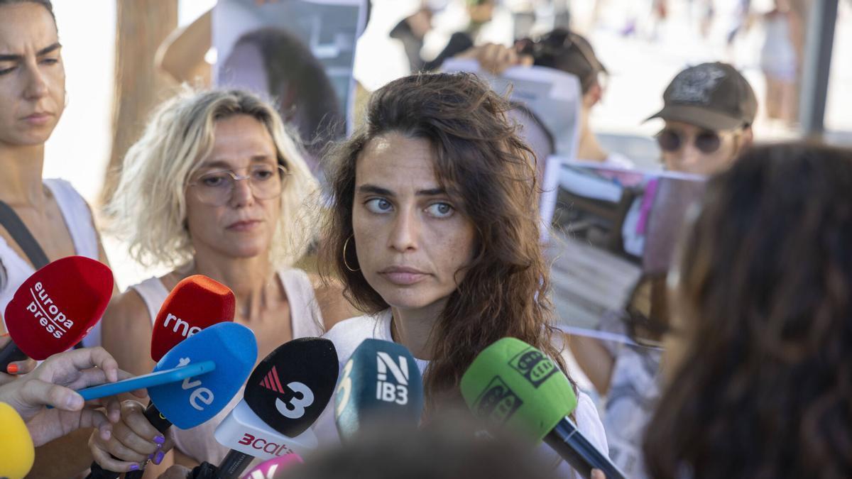 Mariona Creus asegura haber sido herida por la policía durante la protesta contra la saturación turística.