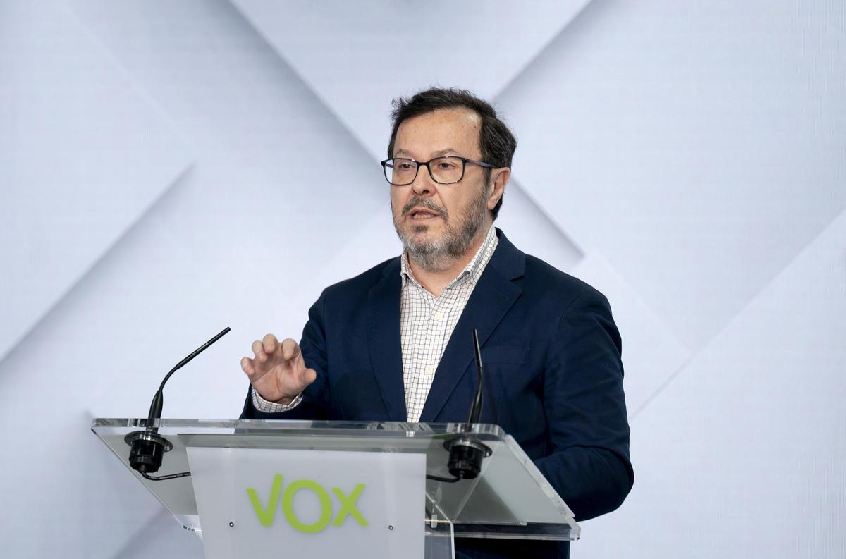 Archivo - El portavoz de Vox, José Antonio Fúster, durante una rueda de prensa posterior a la reunión del Comité de Acción Política de Vox, a 9 de febrero de 2026, en Madrid (España). Vox ha cosechado 14 diputados en las elecciones celebradas este domingo