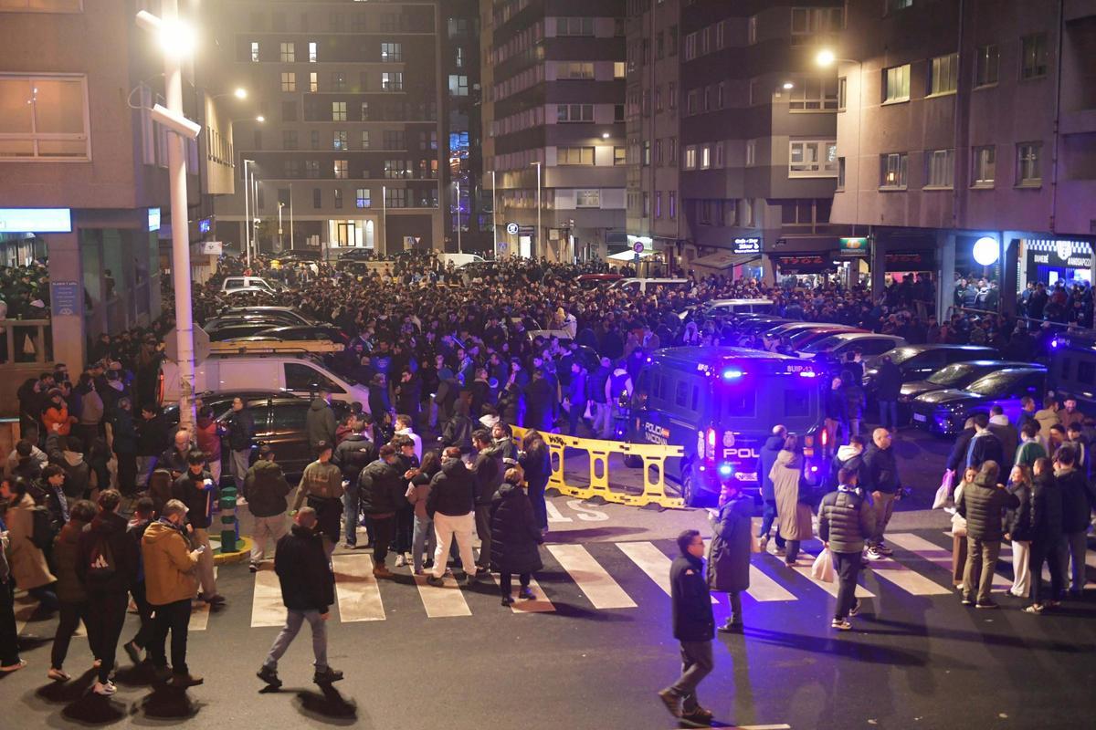 Magia blanquiazul en un Riazor pleno para el partido de octavos de Copa del Rey