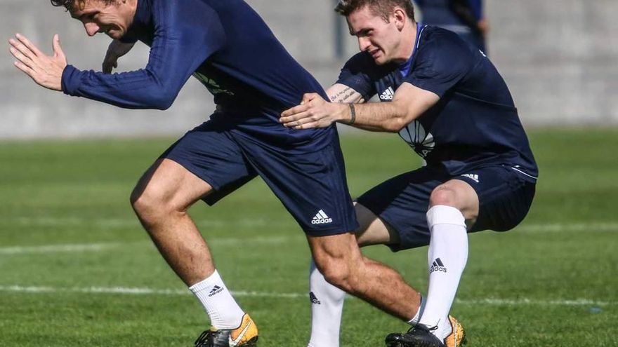 Borja Sánchez y Viti, durante el entrenamiento de ayer.