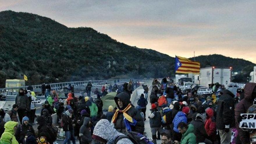 La policía abre diligencias contra 170 manifestantes de la protesta de Tsunami Democràtic